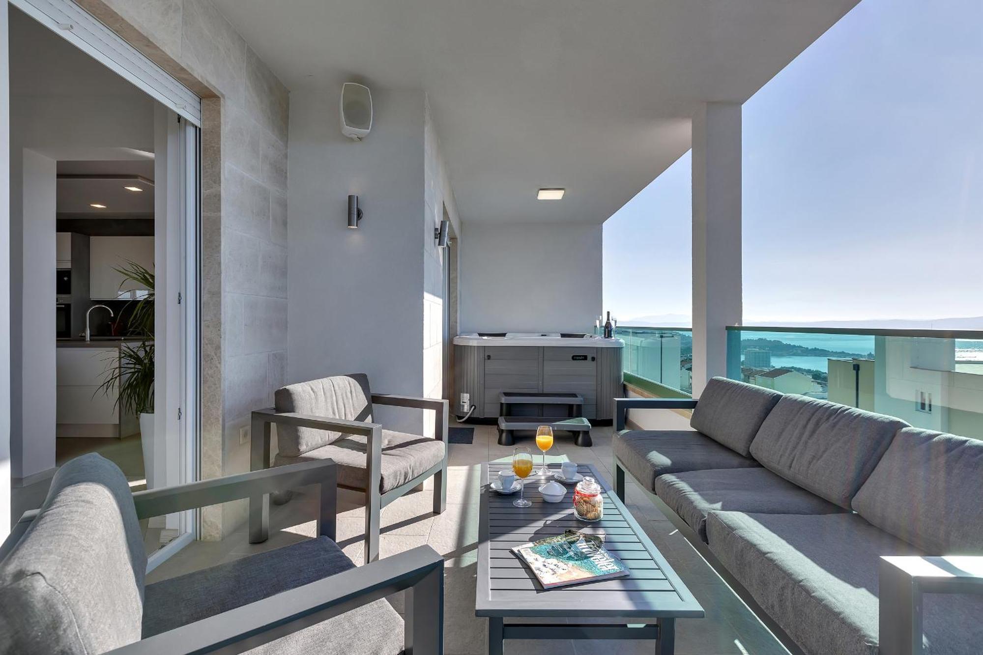 Appartamento Exclusive Penthouse Big Blue With Private Jacuzzi Makarska Esterno foto