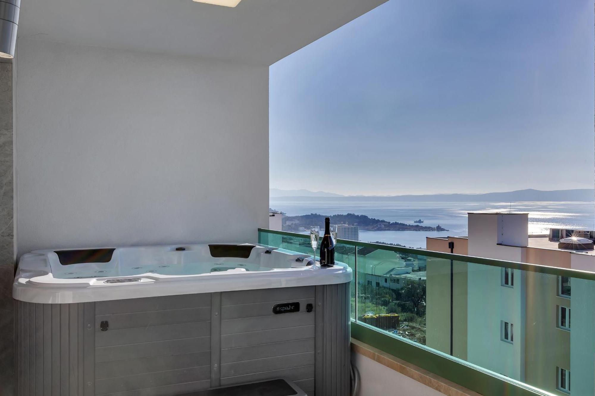 Appartamento Exclusive Penthouse Big Blue With Private Jacuzzi Makarska Esterno foto
