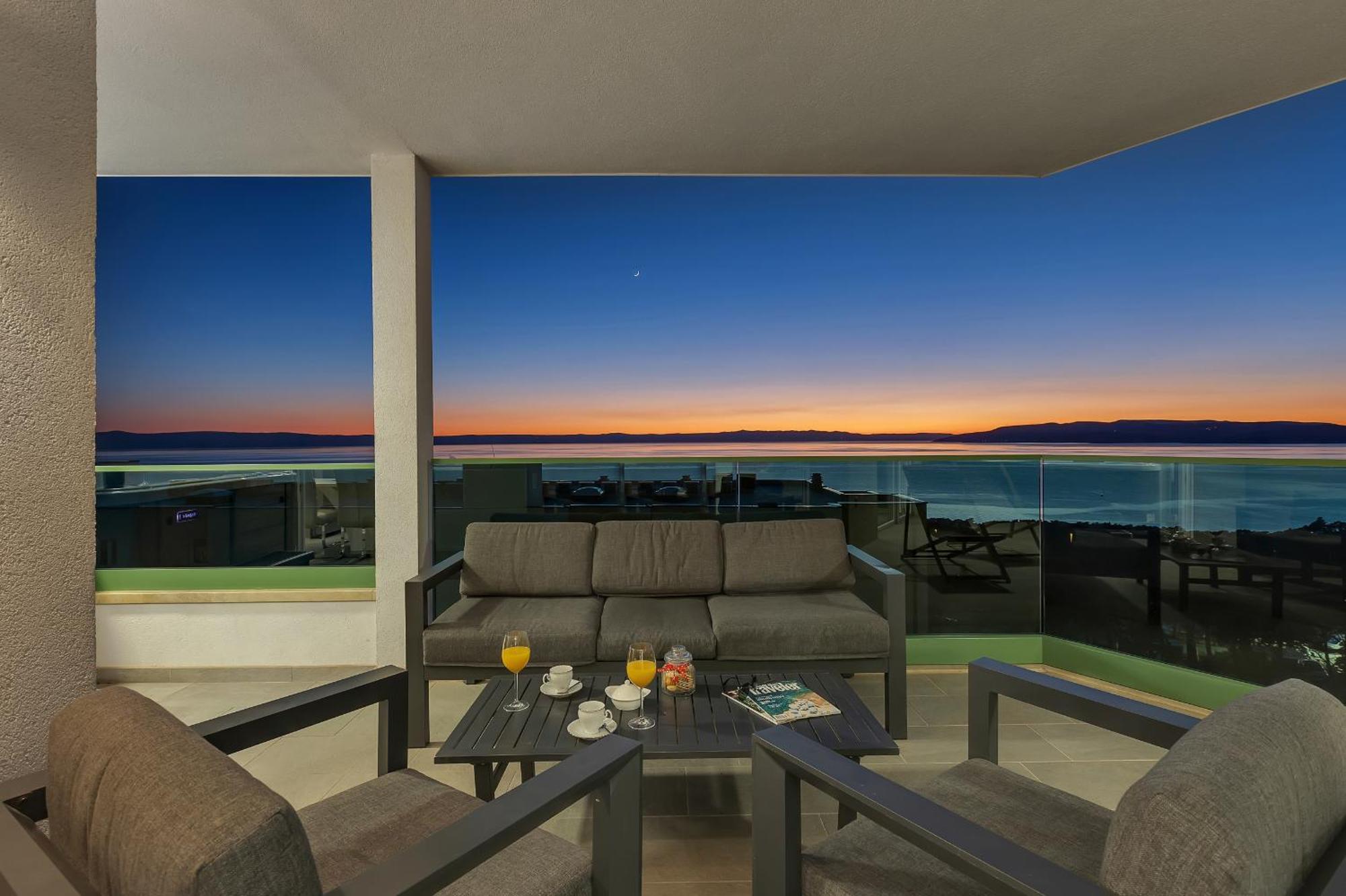 Appartamento Exclusive Penthouse Big Blue With Private Jacuzzi Makarska Esterno foto