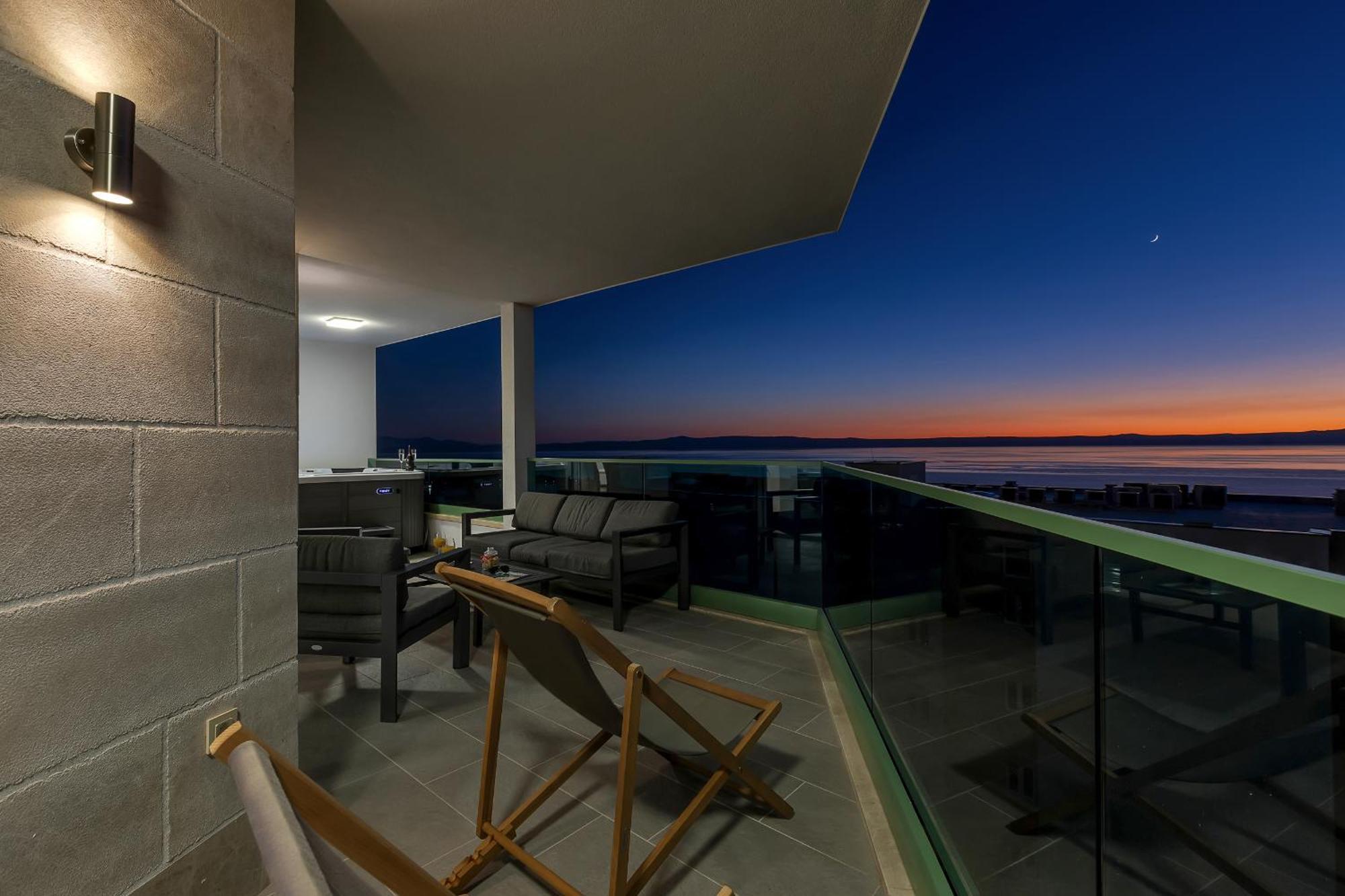 Appartamento Exclusive Penthouse Big Blue With Private Jacuzzi Makarska Esterno foto