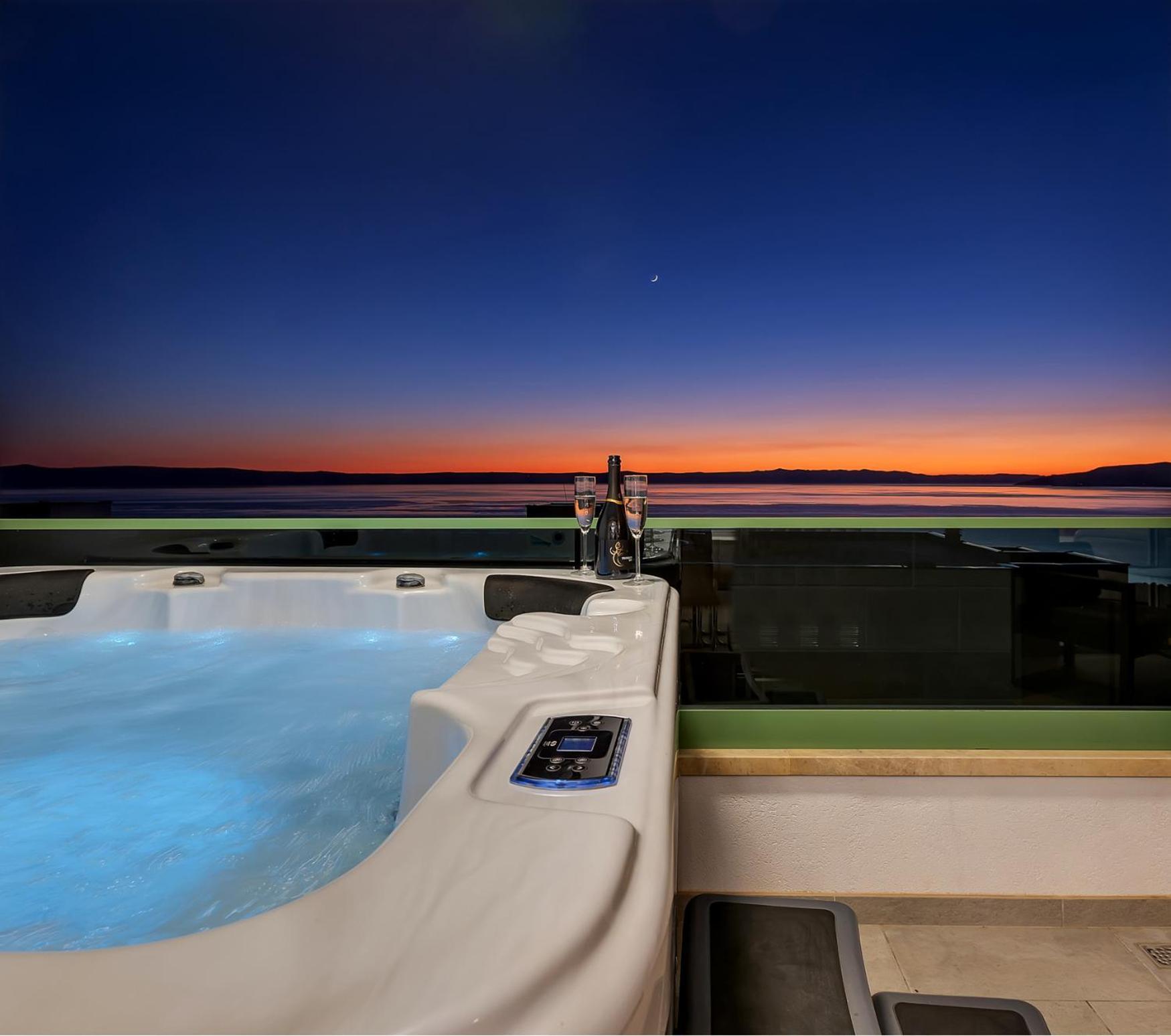 Appartamento Exclusive Penthouse Big Blue With Private Jacuzzi Makarska Esterno foto