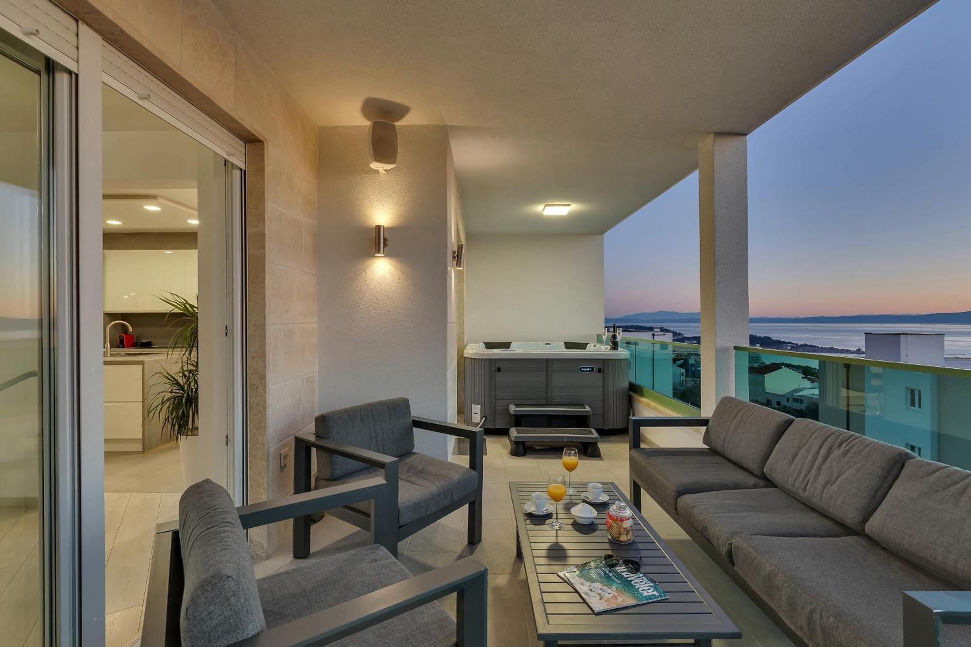 Appartamento Exclusive Penthouse Big Blue With Private Jacuzzi Makarska Esterno foto