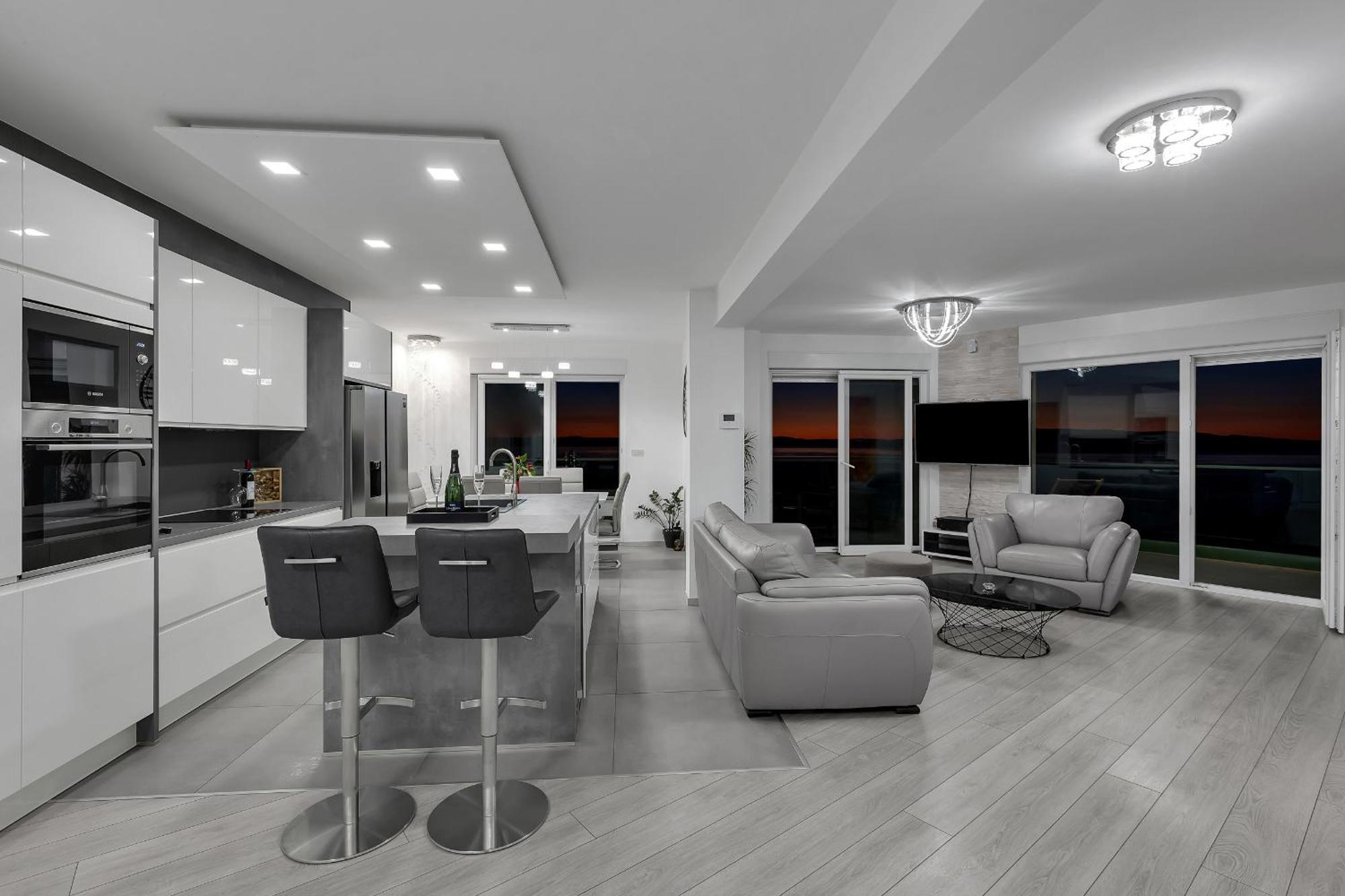 Appartamento Exclusive Penthouse Big Blue With Private Jacuzzi Makarska Esterno foto