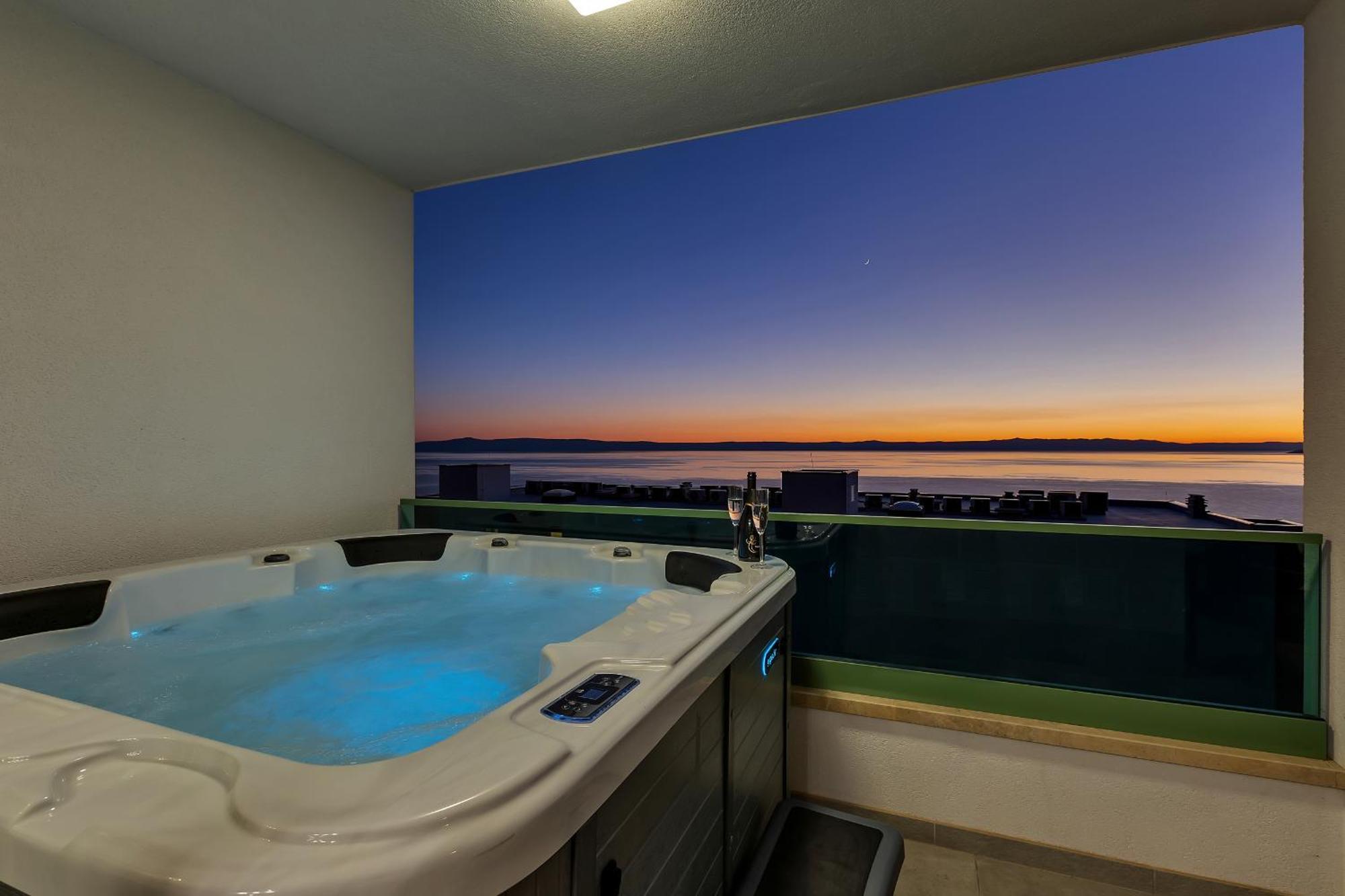 Appartamento Exclusive Penthouse Big Blue With Private Jacuzzi Makarska Esterno foto