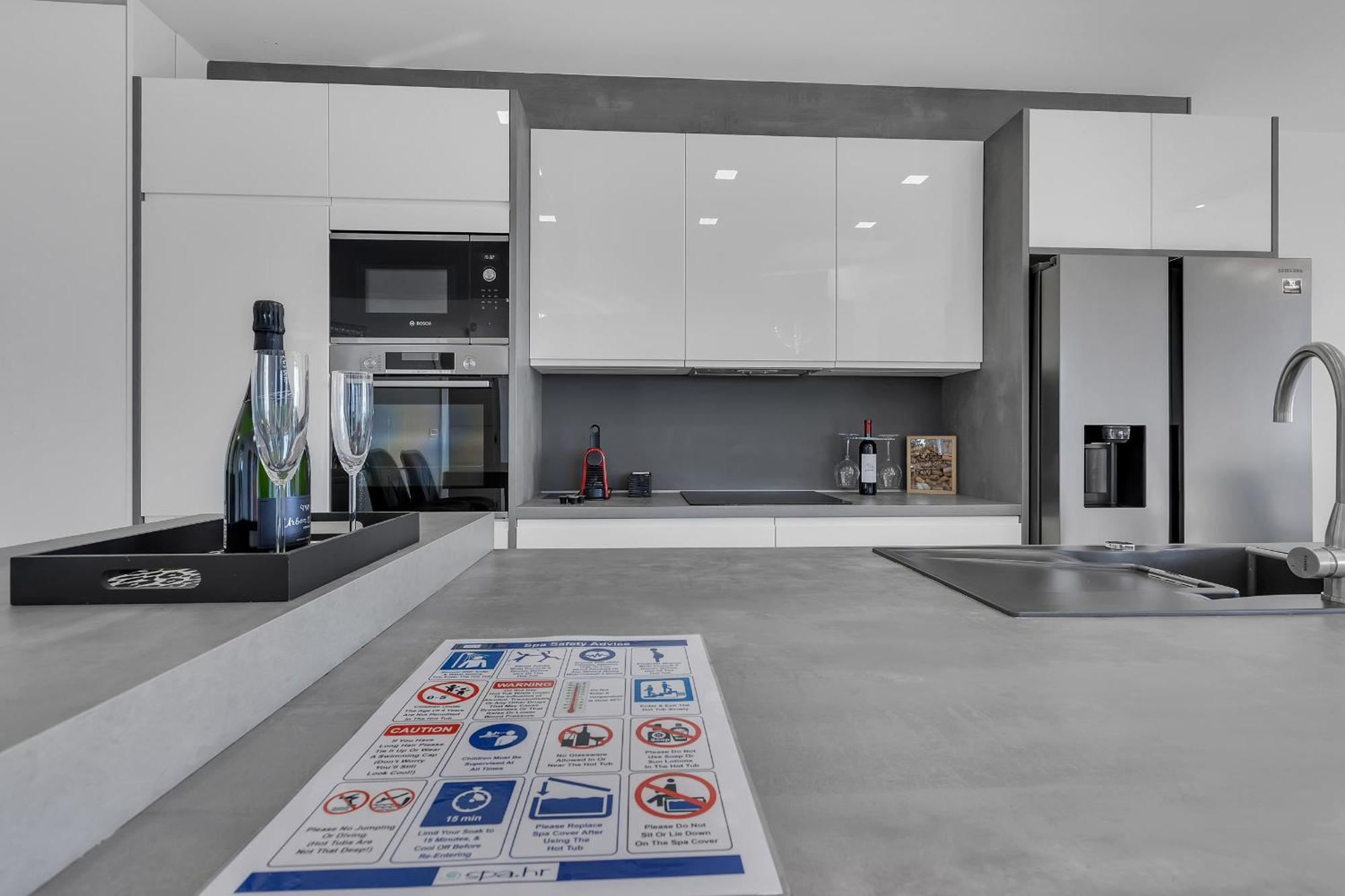 Appartamento Exclusive Penthouse Big Blue With Private Jacuzzi Makarska Esterno foto