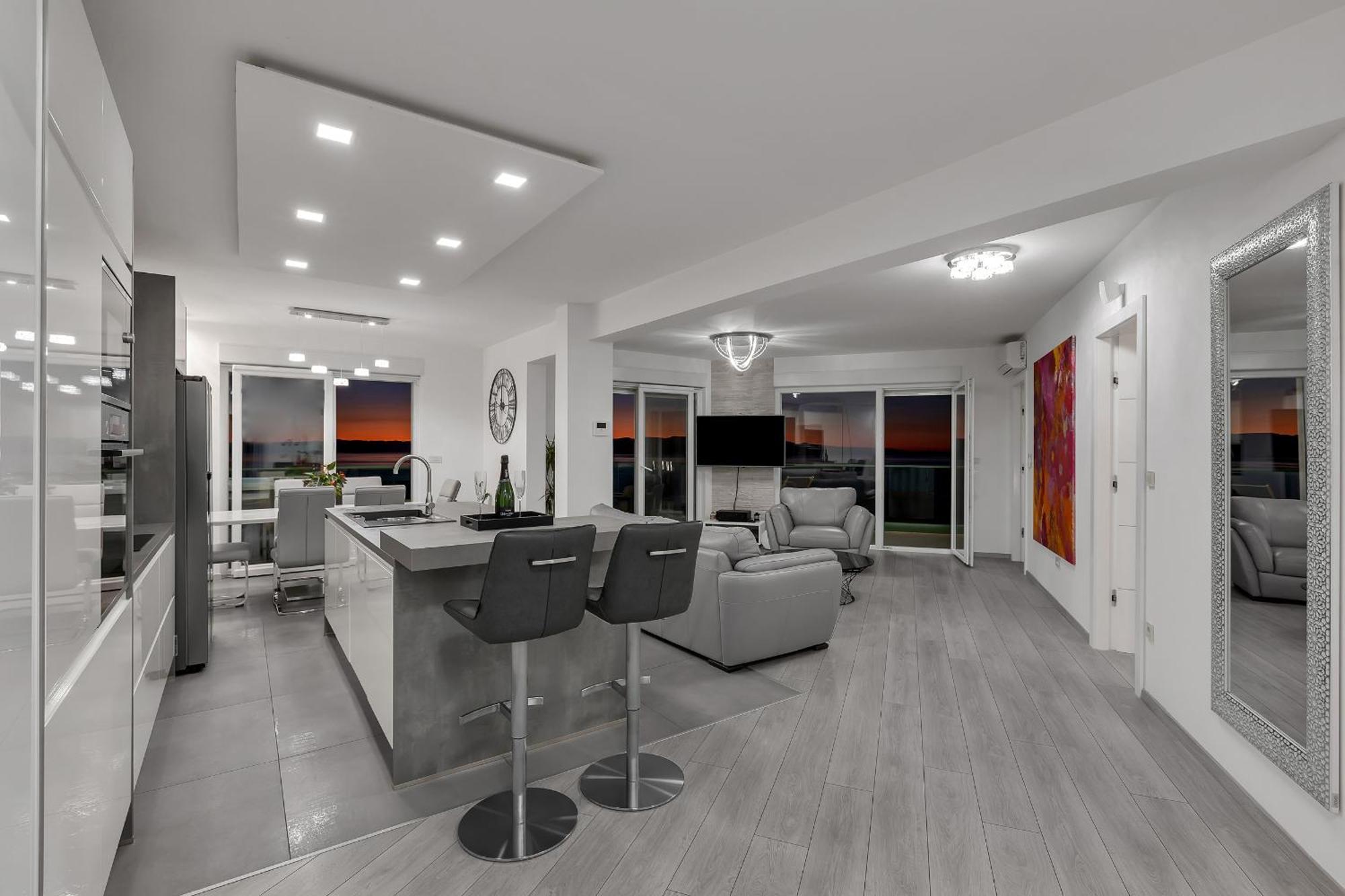 Appartamento Exclusive Penthouse Big Blue With Private Jacuzzi Makarska Esterno foto