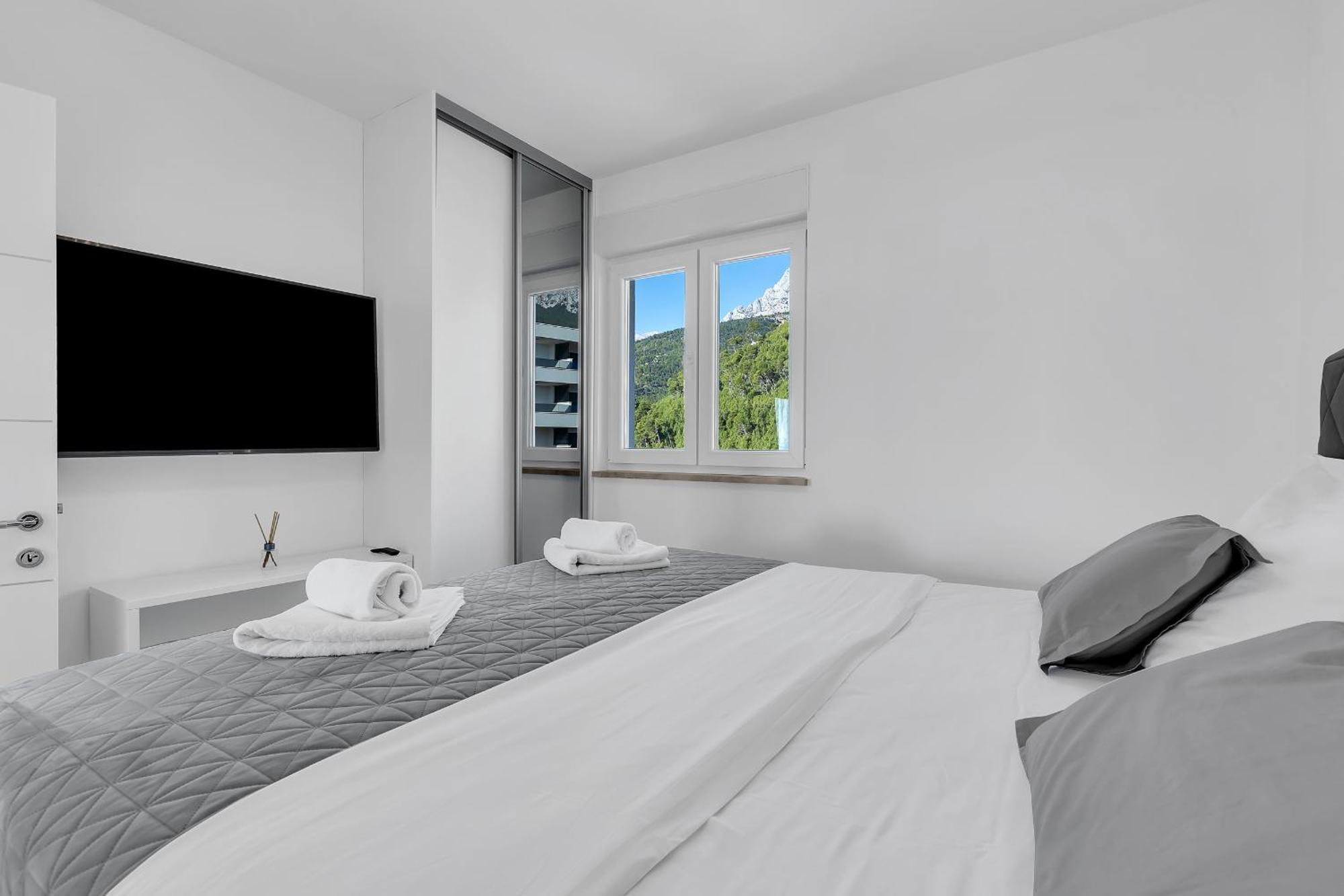 Appartamento Exclusive Penthouse Big Blue With Private Jacuzzi Makarska Esterno foto