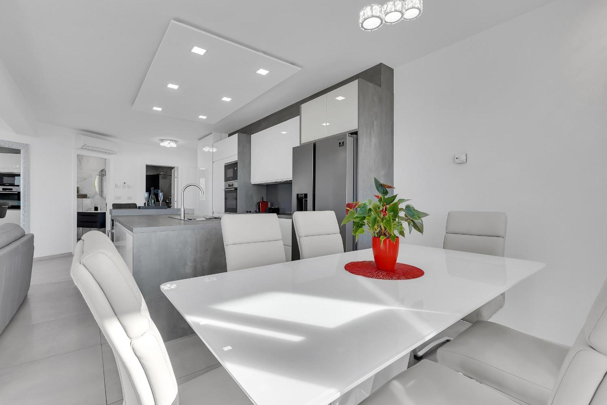 Appartamento Exclusive Penthouse Big Blue With Private Jacuzzi Makarska Esterno foto