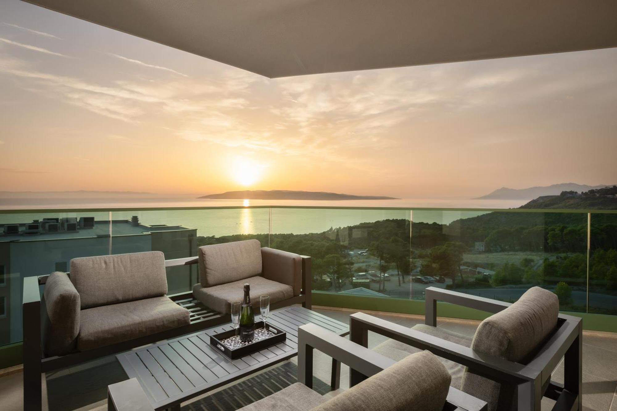 Appartamento Exclusive Penthouse Big Blue With Private Jacuzzi Makarska Esterno foto