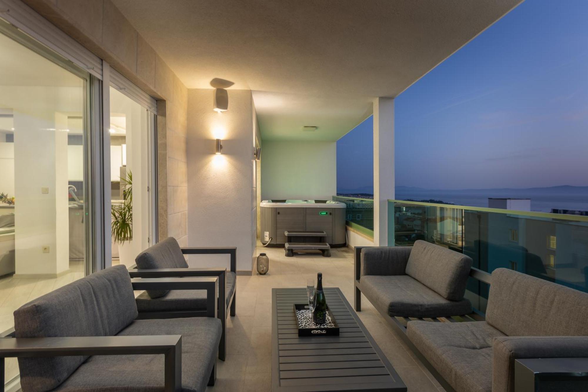 Appartamento Exclusive Penthouse Big Blue With Private Jacuzzi Makarska Esterno foto