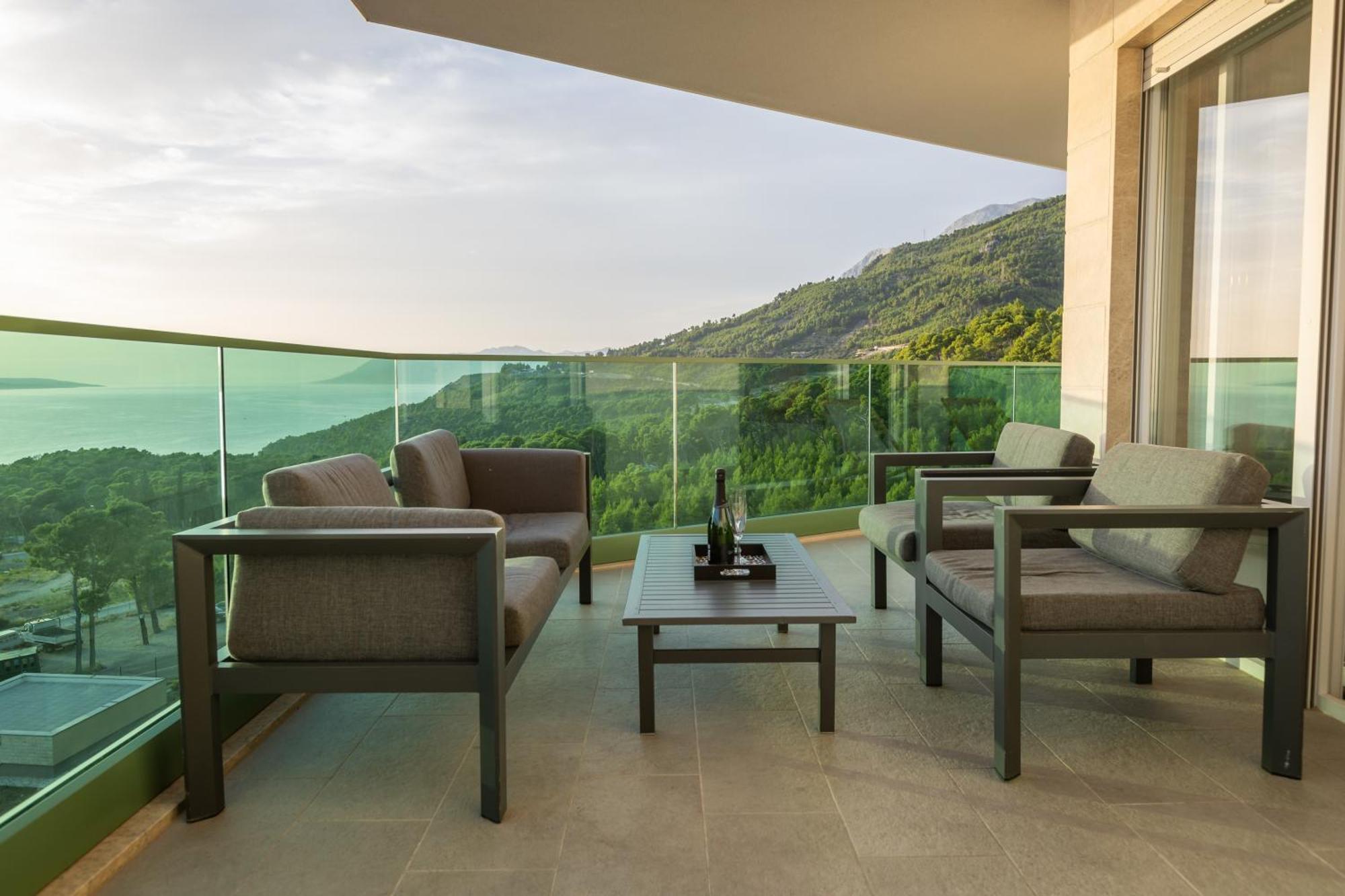 Appartamento Exclusive Penthouse Big Blue With Private Jacuzzi Makarska Esterno foto